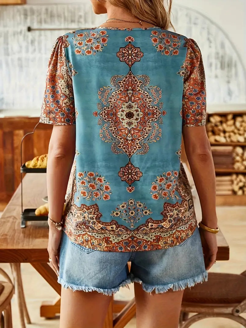 Vintage damesblouse met korte mouwen en boho print