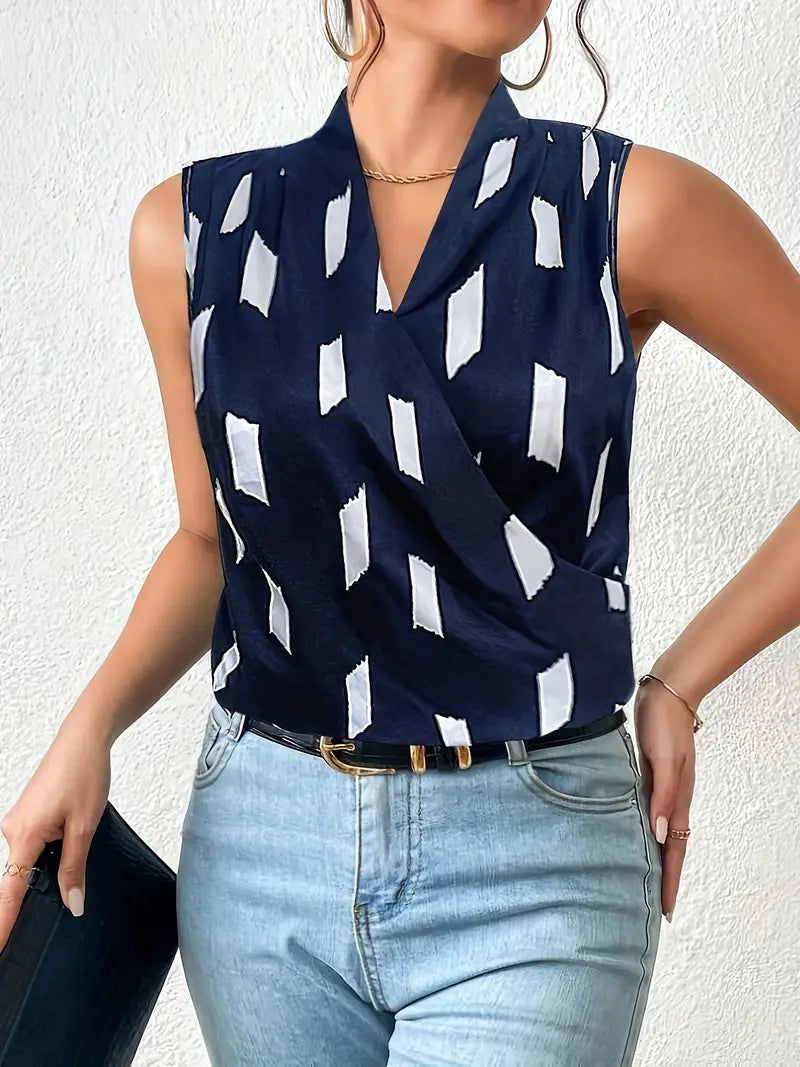 Zomerse mouwloze damesblouse met all-over print