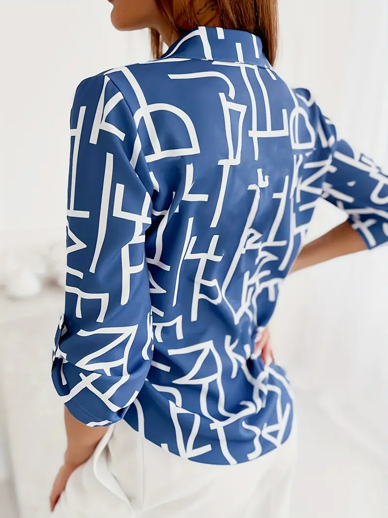 V-hals damesblouse met knopen en unieke print