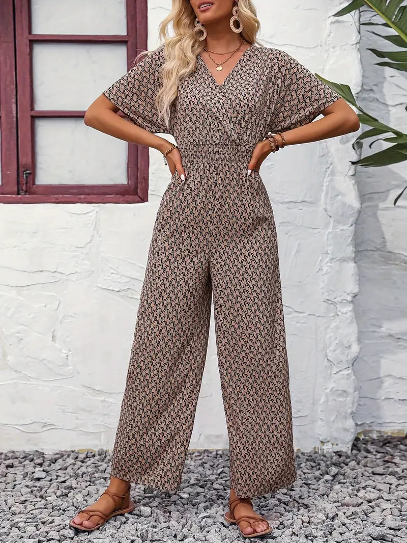 Jumpsuit met V-hals, korte mouwen en modern design